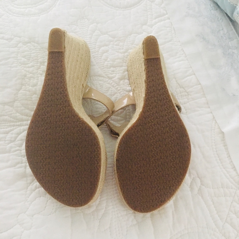 🌺MAKE AN OFFER! Michael Kors wedges 6m. Excellent condition-never worn. - Picture 3 of 3